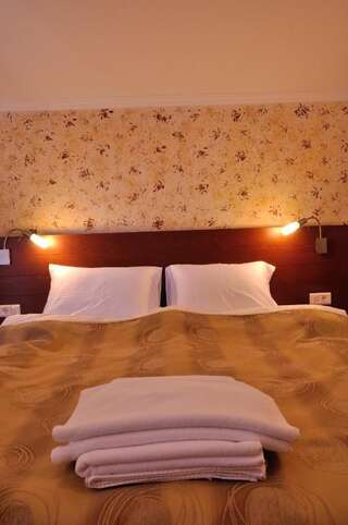 Отель Hotel Djuric Петровац Стандартный двухместный номер с 1 кроватью-1