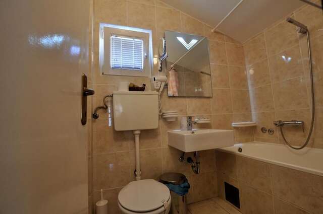 Отель Hotel Djuric Петровац-53